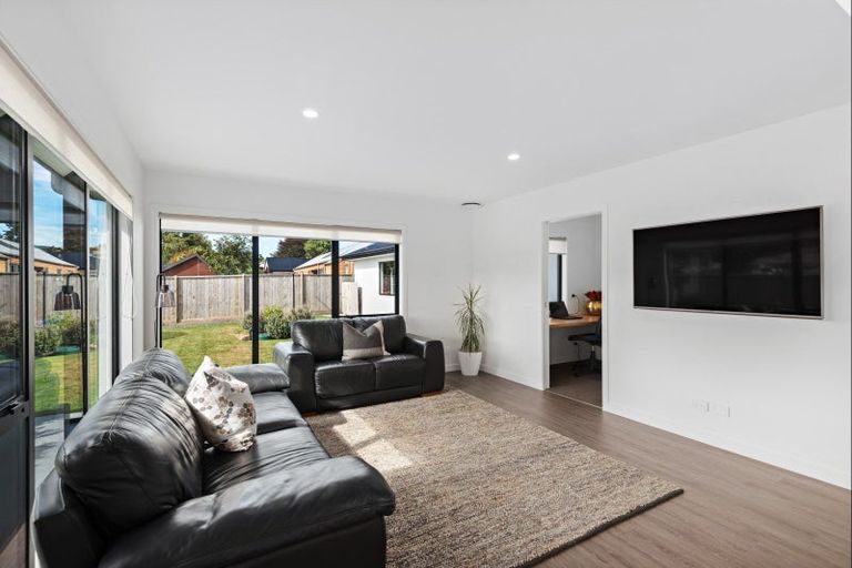 Photo of property in 13 Rodeo Place, Outram, 9019