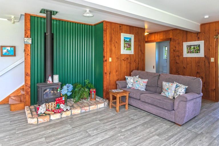 Photo of property in 33 Orua Lane, Hot Water Beach, Whitianga, 3591