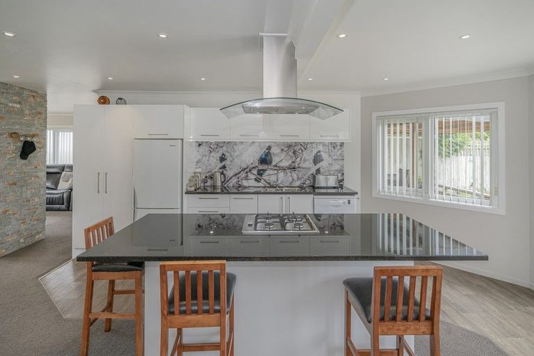 Photo of property in 73 Robinson Road, Whitianga, 3510