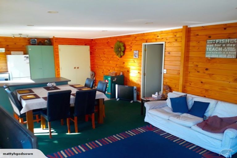 Photo of property in 354 Pukehina Parade, Pukehina, Te Puke, 3189