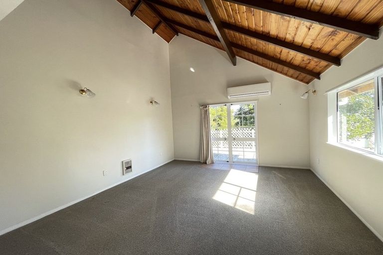 Photo of property in 2/26 Richards Avenue, Forrest Hill, Auckland, 0620