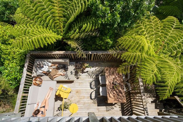 Photo of property in 21 Kaitawa Road, York Bay, Lower Hutt, 5013