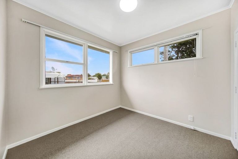 Photo of property in 19 Convair Crescent, Mangere, Auckland, 2022