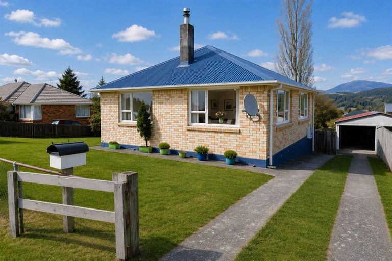 Photo of property in 15 Rangiora Crescent, Wairakei, Taupo, 3332