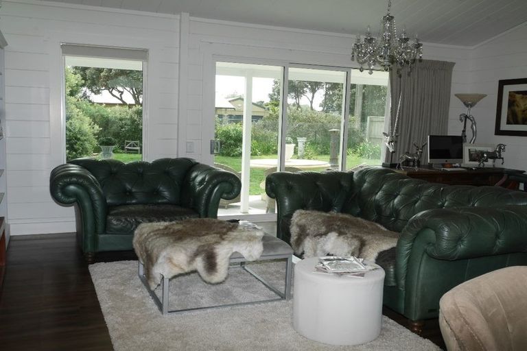 Photo of property in 46 Ngapaki Street, Waikanae Beach, Waikanae, 5036