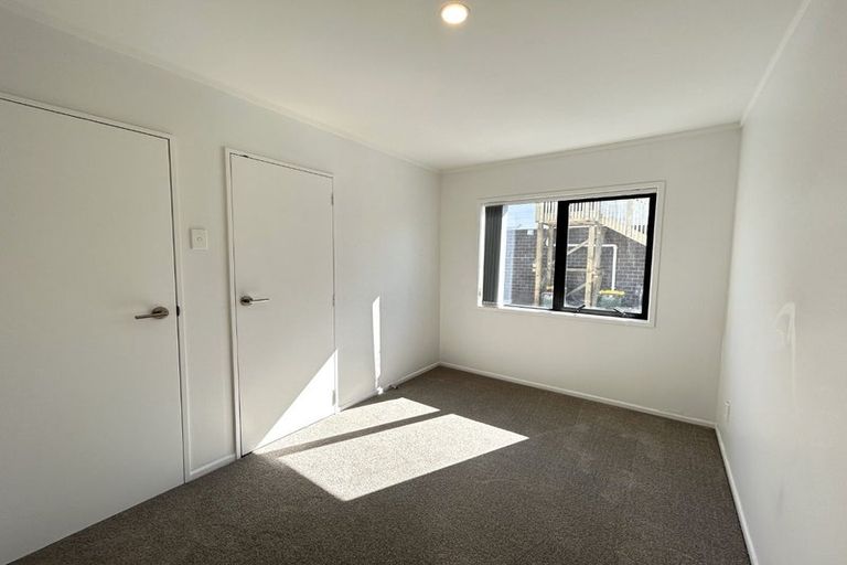 Photo of property in 66 Casuarina Road, Half Moon Bay, Auckland, 2012