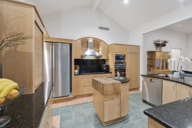 Photo of property in 9 Burgundy Park Avenue, Henderson, Auckland, 0612