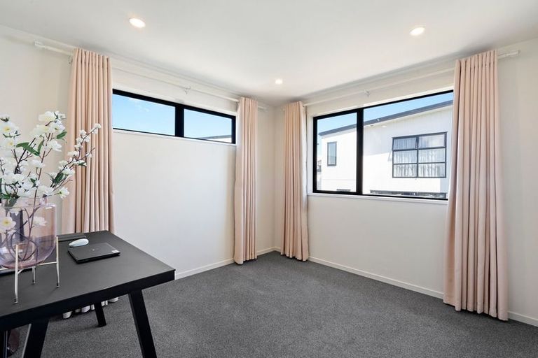 Photo of property in 27b Westgate Drive, Westgate, Auckland, 0614