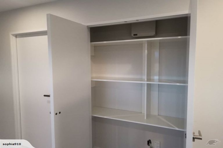 Photo of property in 37 Koroheke Road, Takanini, 2110