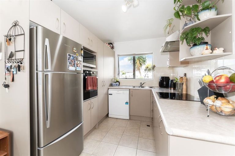 Photo of property in 11/3 Hulme Place, Henderson, Auckland, 0612