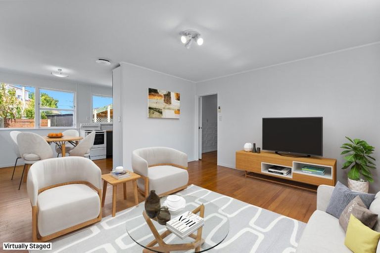 Photo of property in 1/117 Parkhurst Road, Parakai, 0830