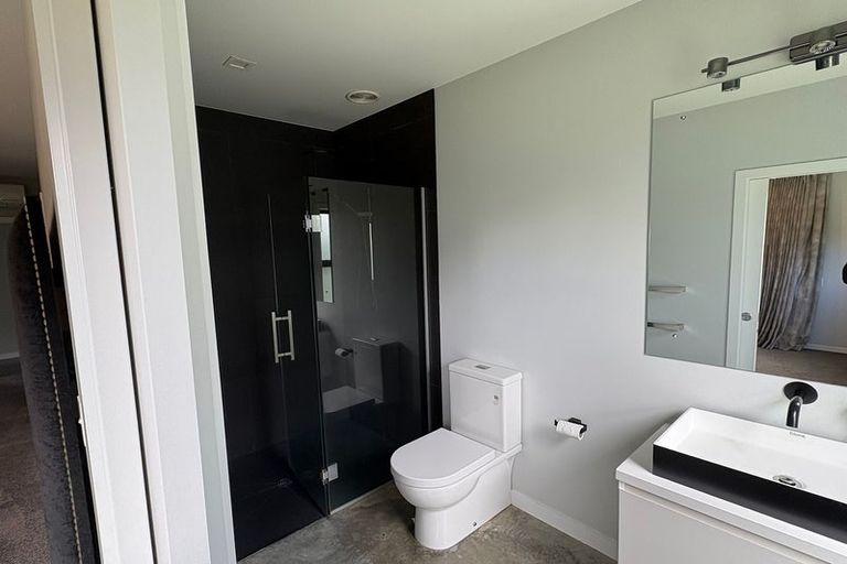 Photo of property in 5 Coutts Way, Fitzherbert, Palmerston North, 4410