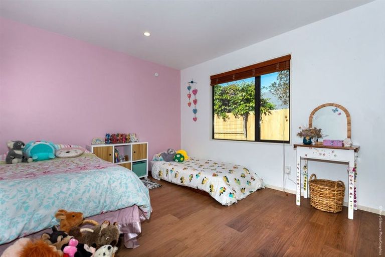 Photo of property in 12 Sheraton Place, Redwood, Christchurch, 8051