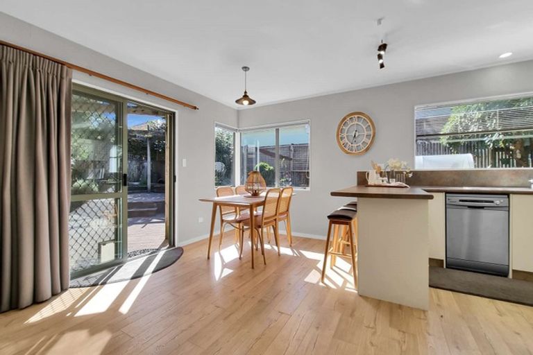 Photo of property in 70 Tawavale Street, Pukehangi, Rotorua, 3015