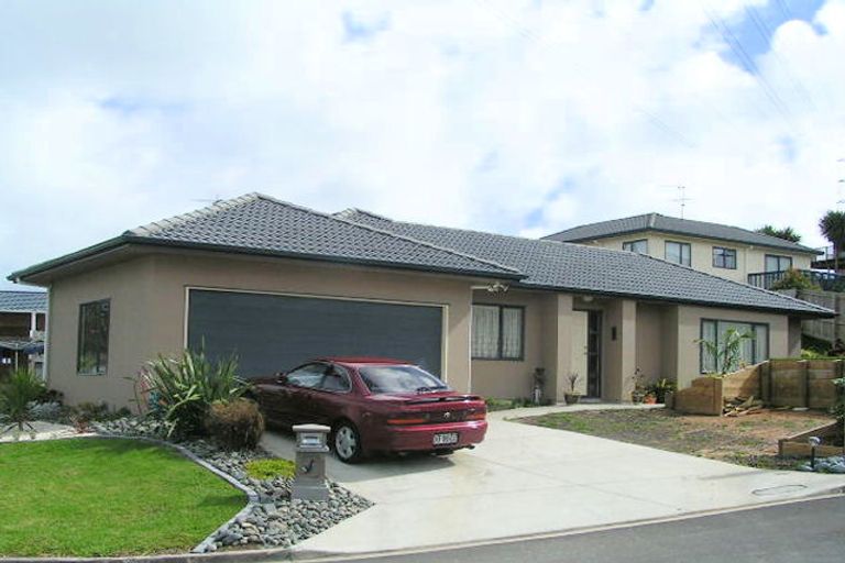 Photo of property in 8 Breenagh Place, Massey, Auckland, 0614
