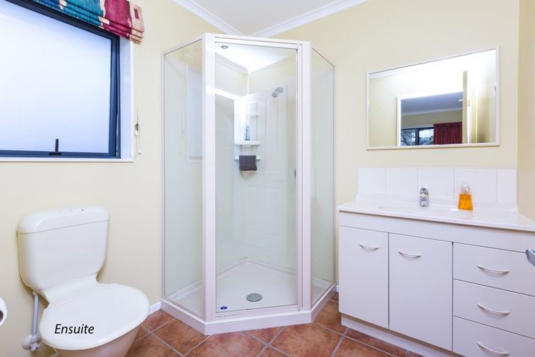 Photo of property in 3 Ormrod Grove, Riverstone Terraces, Upper Hutt, 5018