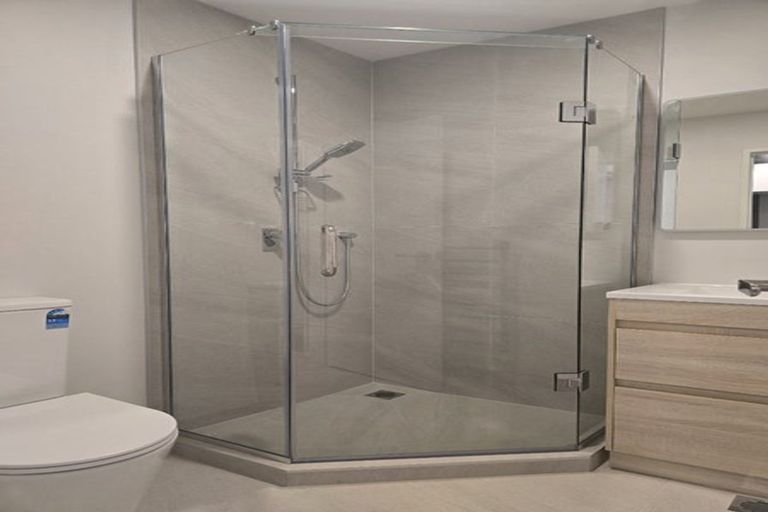 Photo of property in 2/11 Seymour Road, Sunnyvale, Auckland, 0612