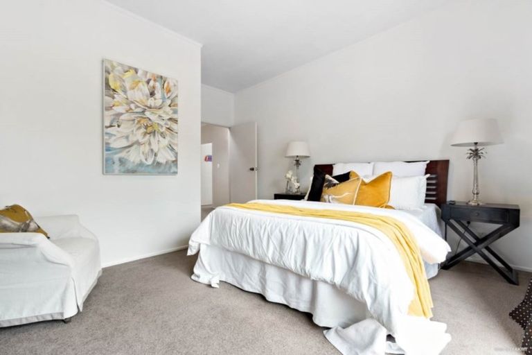 Photo of property in 10 Pine Terrace, Howick, Auckland, 2014