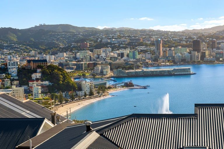 Photo of property in 41a The Crescent, Roseneath, Wellington, 6011