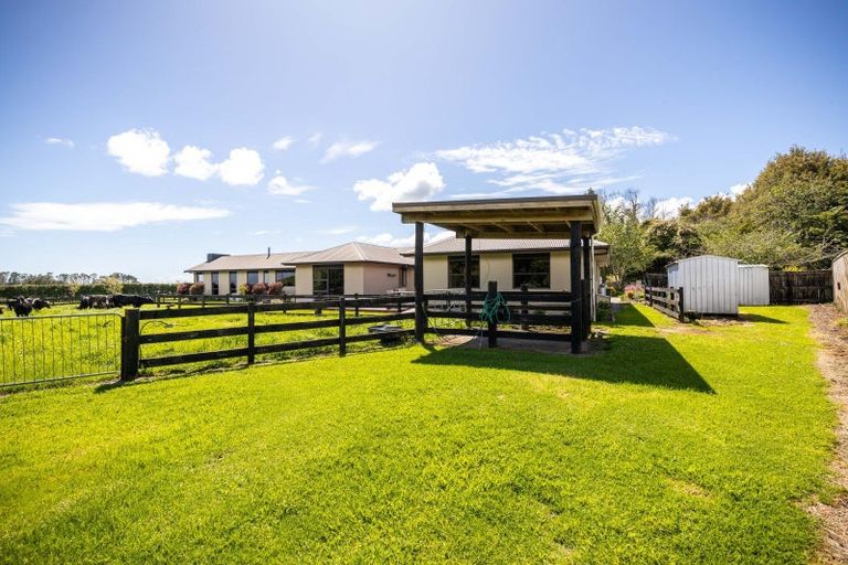 Photo of property in 1058 Mangorei Road, Mangorei, New Plymouth, 4371