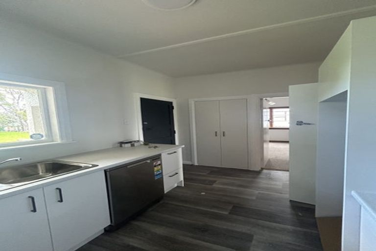 Photo of property in 30 Anzac Avenue, Onekawa, Napier, 4110