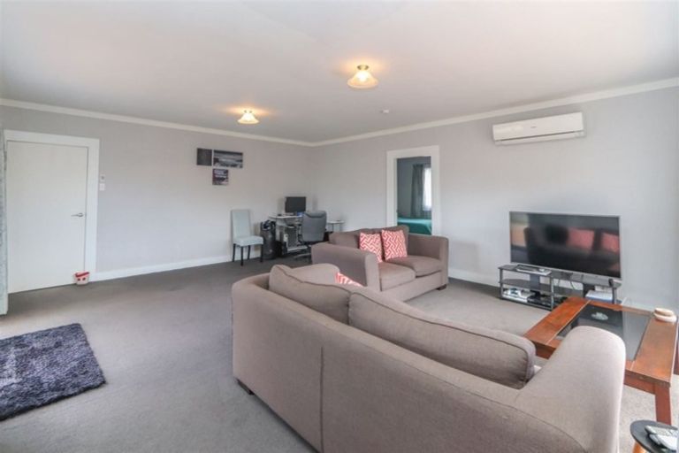 Photo of property in 1 Brookes Street, Inglewood, 4330
