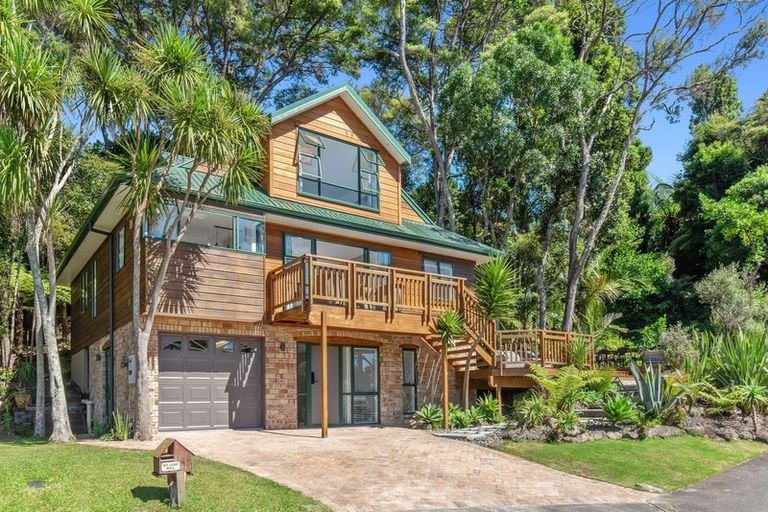 Photo of property in 47 Emlyn Place, Torbay, Auckland, 0630