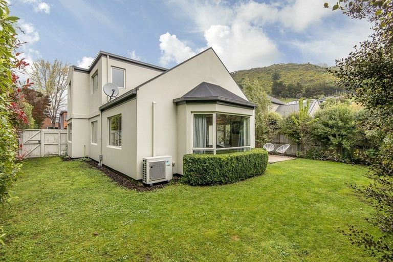 Photo of property in 22 Fineran Lane, Cashmere, Christchurch, 8022
