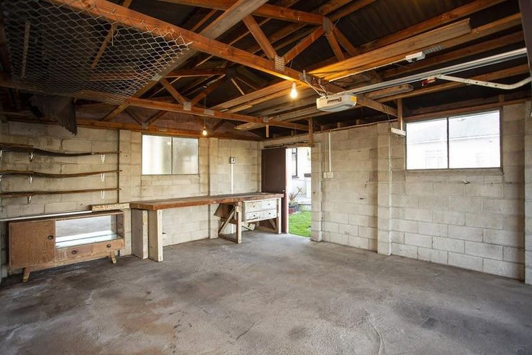 Photo of property in 26 Hargest Crescent, Saint Kilda, Dunedin, 9012