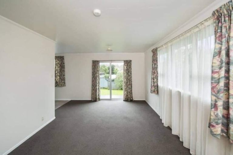 Photo of property in 1/117 Seaview Road, Westown, New Plymouth, 4310