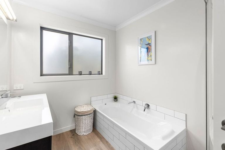 Photo of property in 11 Wren Street, Albert Town, Wanaka, 9305