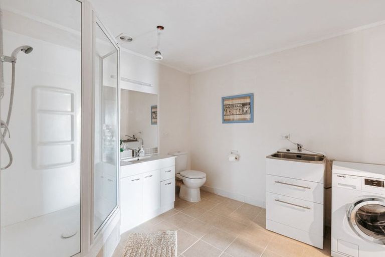 Photo of property in 96 Omokoroa Road, Omokoroa, 3114