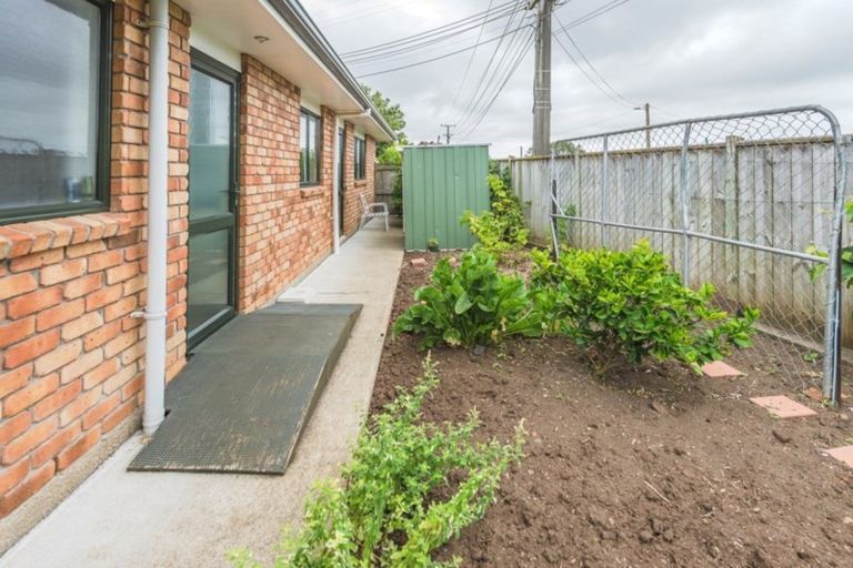 Photo of property in 13 Chester Street, Waverley, 4510