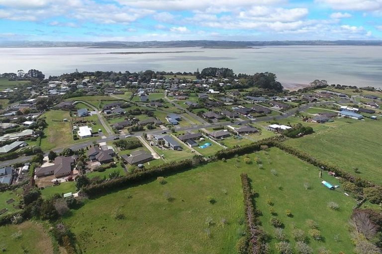 Photo of property in 7 Omana Avenue, Shelly Beach, Helensville, 0874