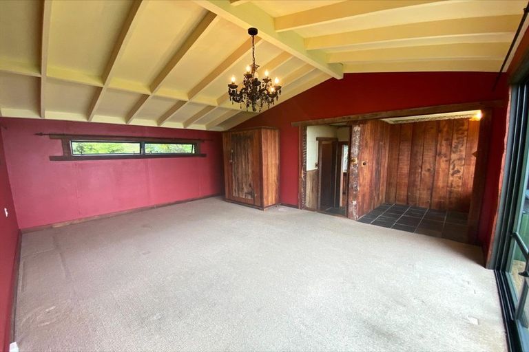 Photo of property in 1736 East Coast Road, Whakatiwai, Miranda, 2473