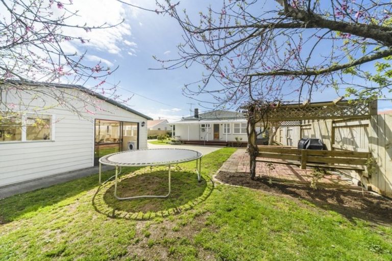 Photo of property in 161 Bridge Street, Bulls, 4818