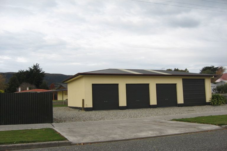 Photo of property in 2 Wood Street, Tapanui, 9522