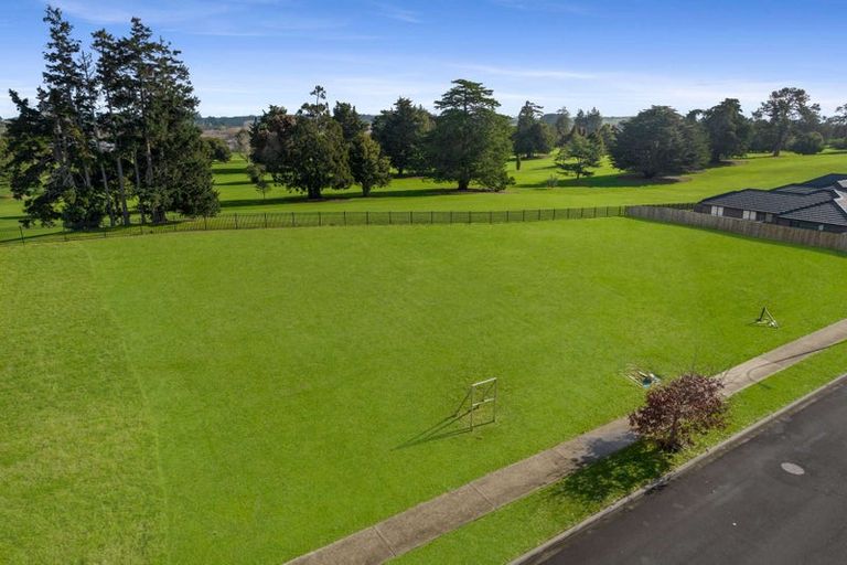 Photo of property in 33 Murray Ward Drive, Te Kauwhata, 3710