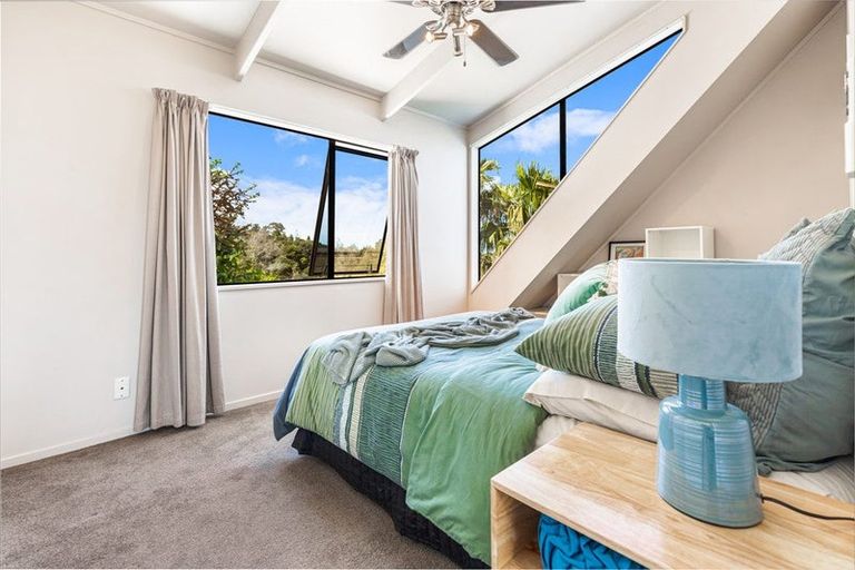 Photo of property in 1/20 Reynolds Place, Torbay, Auckland, 0630