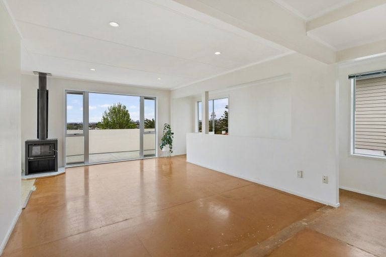 Photo of property in 25 Marcel Place, Glenfield, Auckland, 0629