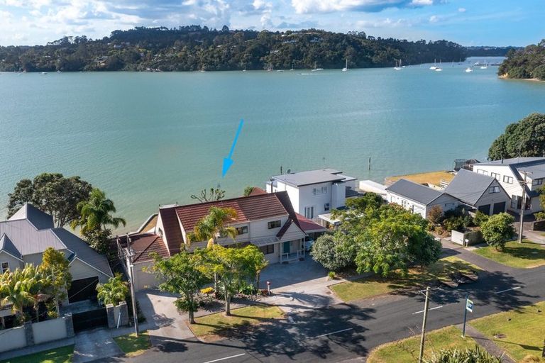 Photo of property in 68 The Terrace, Herald Island, Auckland, 0618