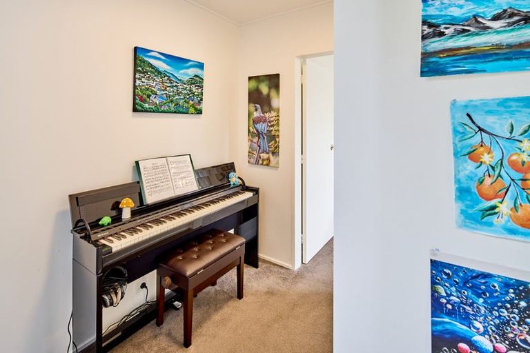 Photo of property in 2 Hawick Street, Karori, Wellington, 6012