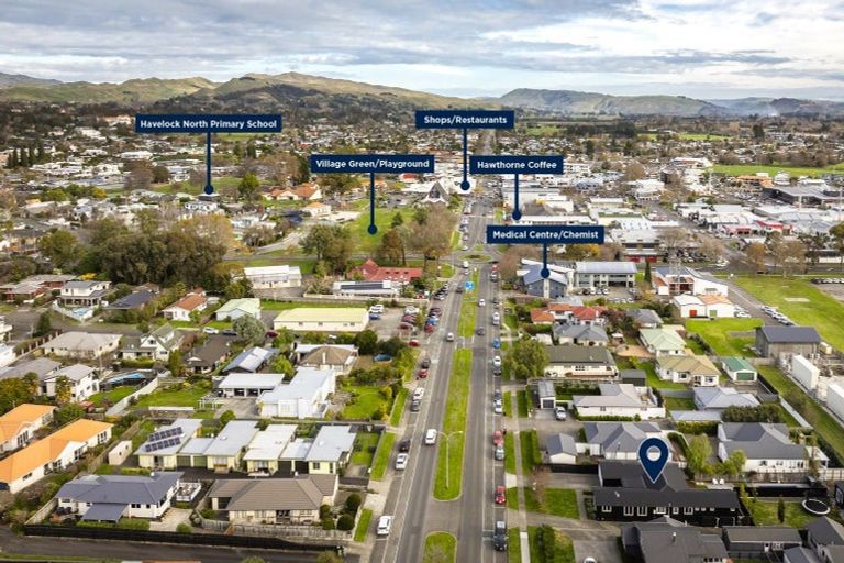 Photo of property in 51 Napier Road, Havelock North, 4130