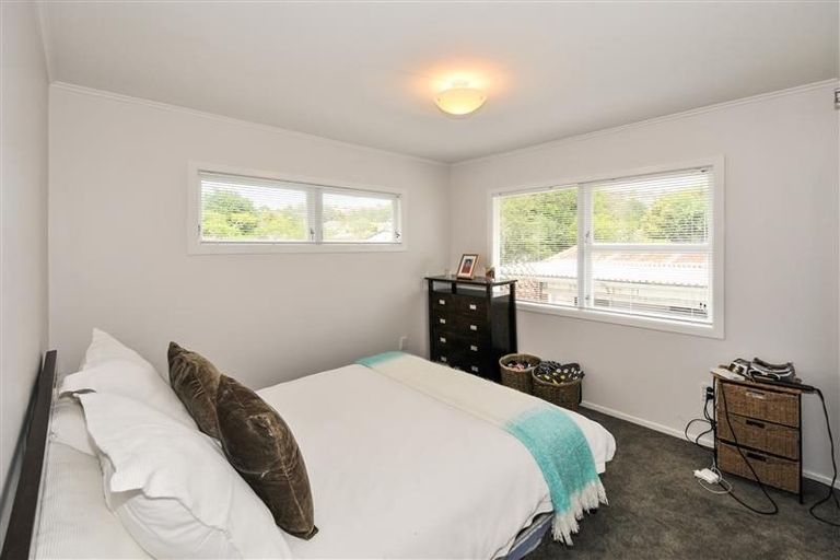 Photo of property in 3 Wykeham Place, Glenfield, Auckland, 0629