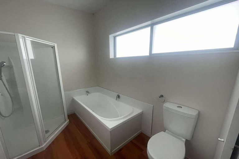 Photo of property in 84 Salford Street, Newlands, Wellington, 6037