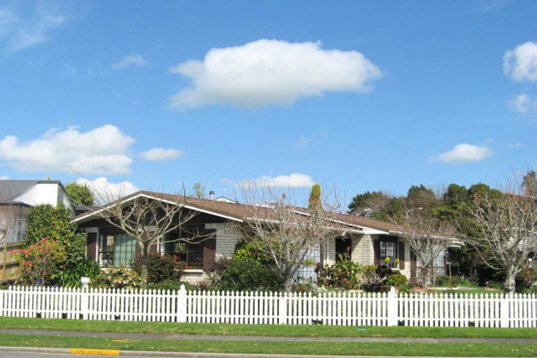 Photo of property in 10 Ainslee Street, Highlands Park, New Plymouth, 4312