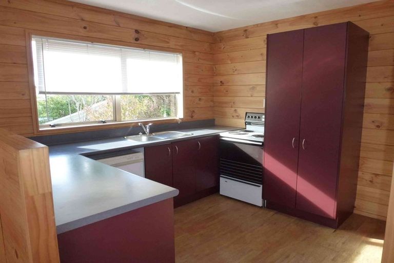 Photo of property in 33a Evelyn Road, Cockle Bay, Auckland, 2014