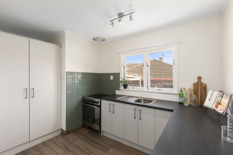 Photo of property in 28 Lowry Crescent, Stokes Valley, Lower Hutt, 5019