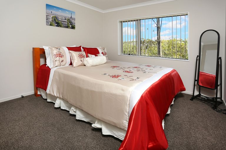 Photo of property in 16a Cedar Heights Avenue, Massey, Auckland, 0614