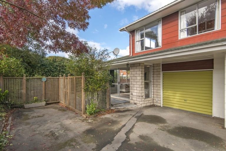 Photo of property in 2/4 Kotare Street, Fendalton, Christchurch, 8041